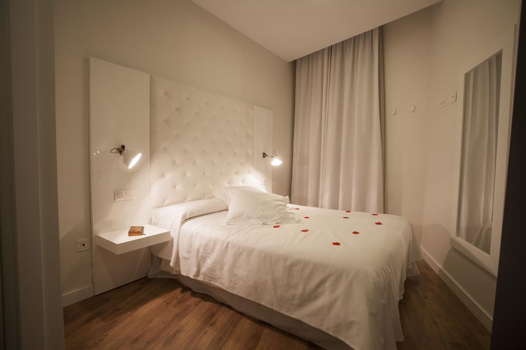 Picasso Suites Málaga Kamer foto